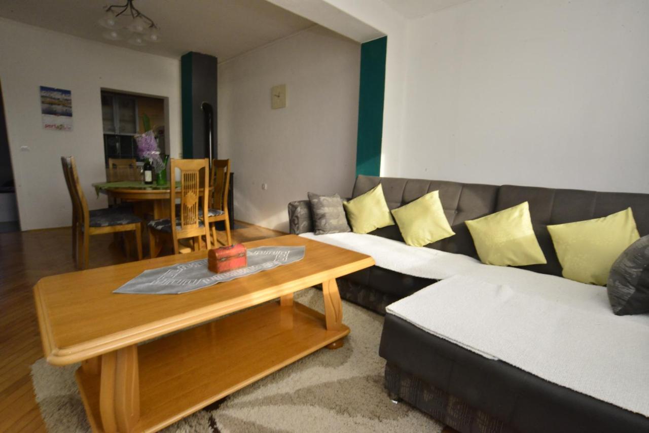 티바트 House Sarovic 아파트 외부 사진