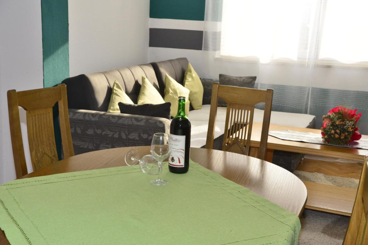 티바트 House Sarovic 아파트 외부 사진